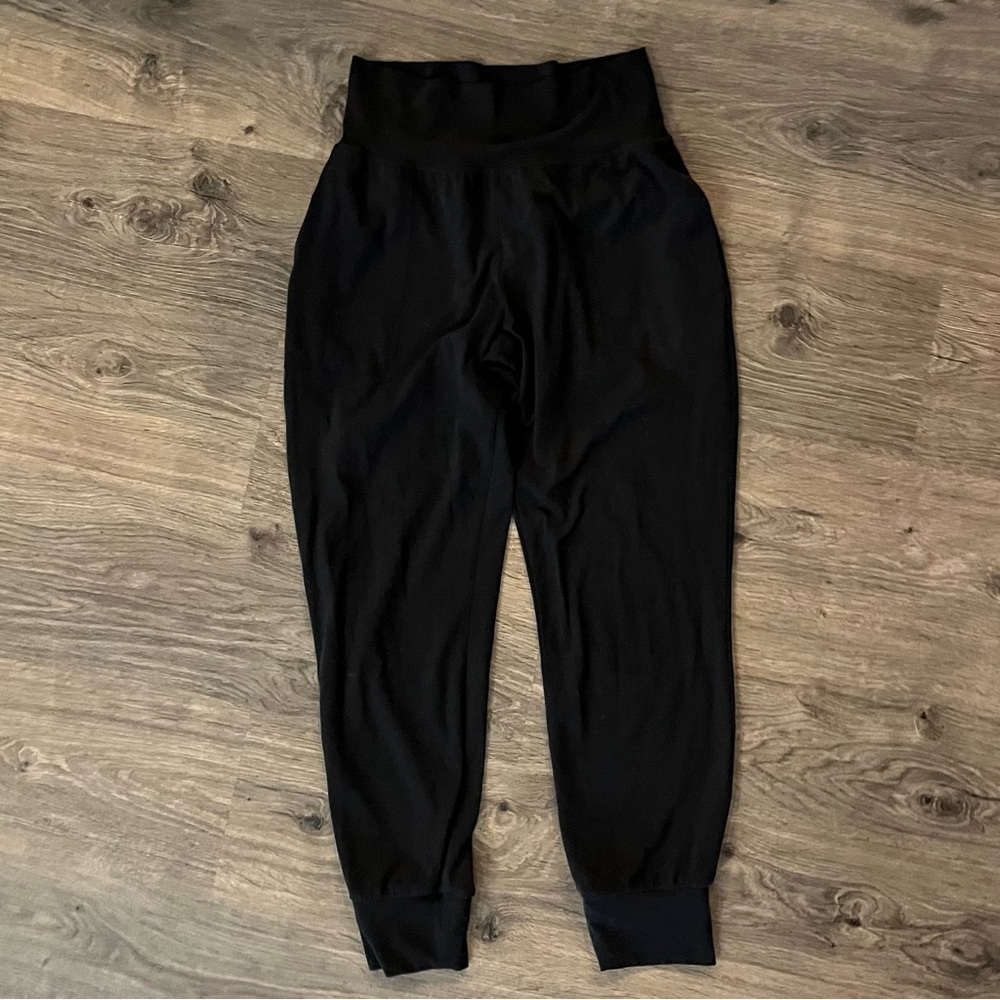 Athleta Salutation Jogger in Powervita